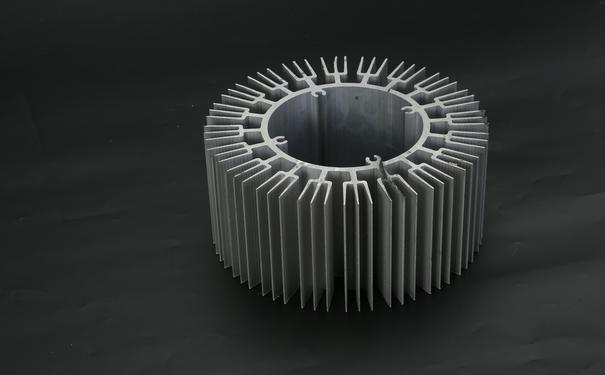 工業鋁型材散熱器
